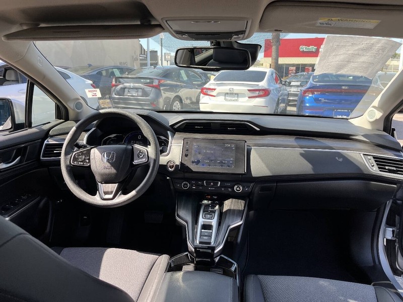 Honda Clarity Plug-In Hybrid Vehicle Full-screen Gallery Image 14