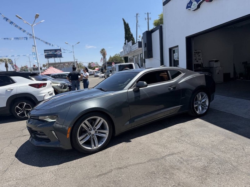 Chevrolet Camaro Vehicle Full-screen Gallery Image 12