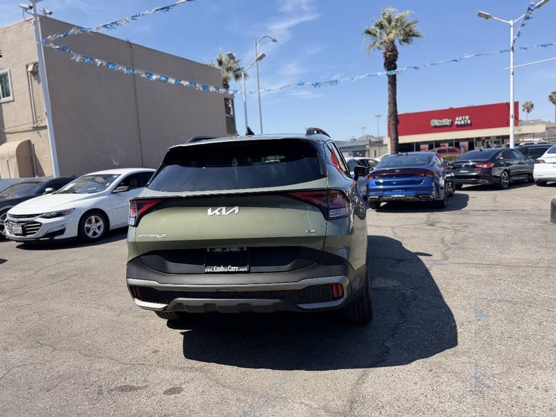 Kia Sportage Plug-In Hybrid Vehicle Full-screen Gallery Image 08