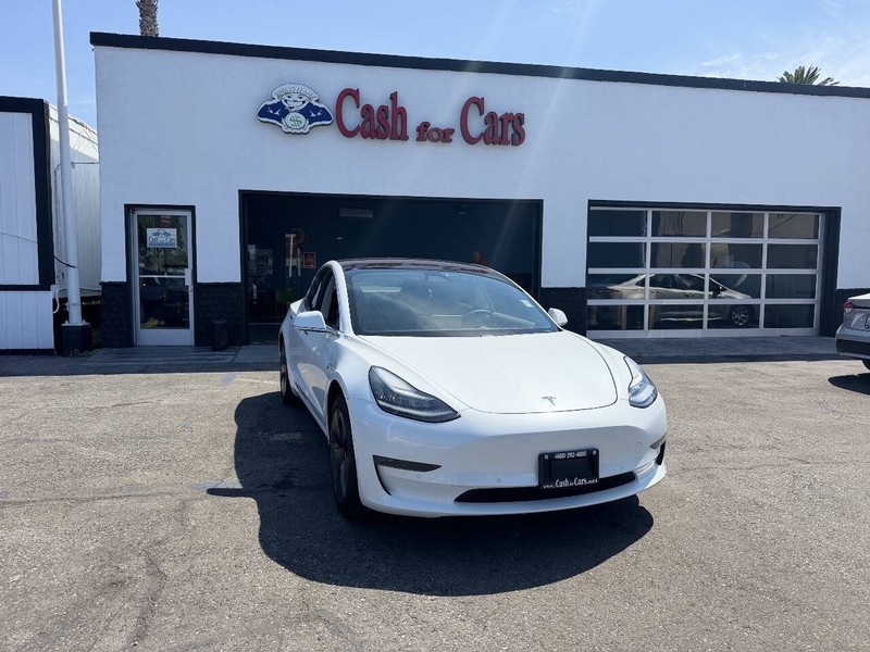 Tesla Model 3 Vehicle Full-screen Gallery Image 02