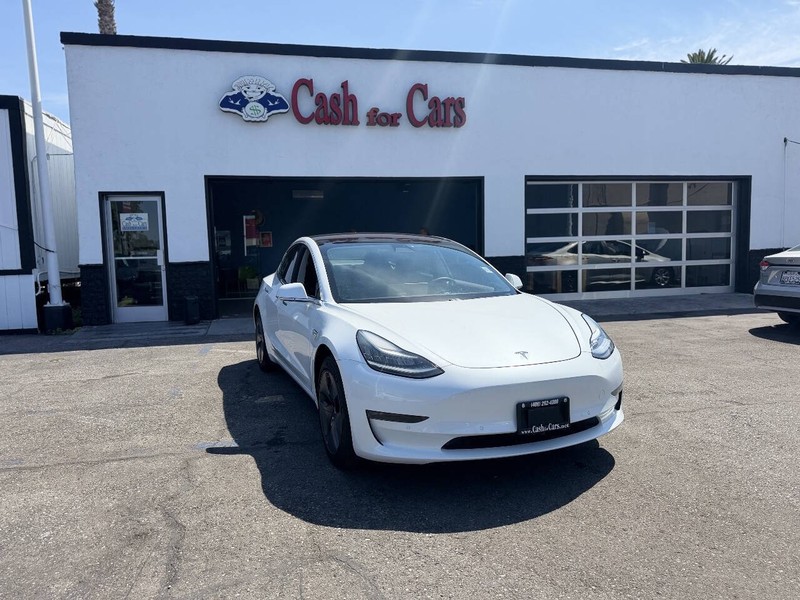 Tesla Model 3 Vehicle Full-screen Gallery Image 03