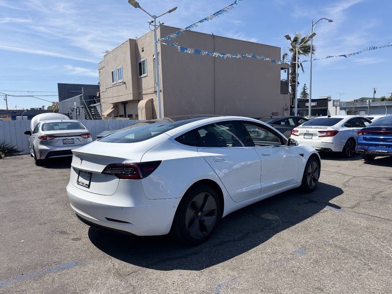 Tesla Model 3 Vehicle Full-screen Gallery Image 08