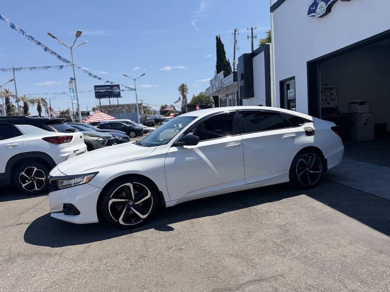 Honda Accord Sedan Vehicle Full-screen Gallery Image 08