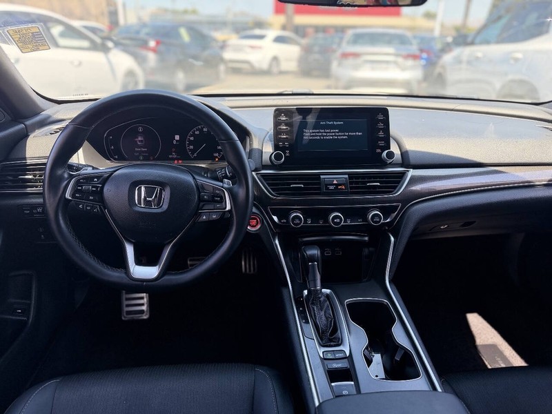 Honda Accord Sedan Vehicle Full-screen Gallery Image 09