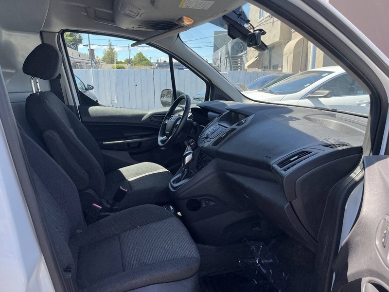 Ford Transit Connect Vehicle Full-screen Gallery Image 13