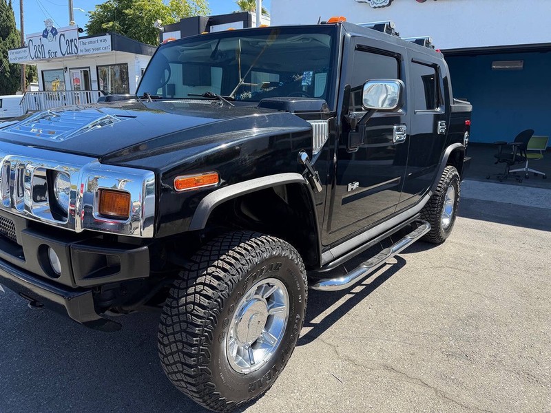 HUMMER H2 Vehicle Full-screen Gallery Image 03