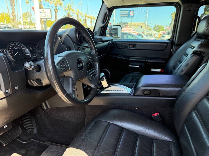 HUMMER H2 Vehicle Full-screen Gallery Image 08