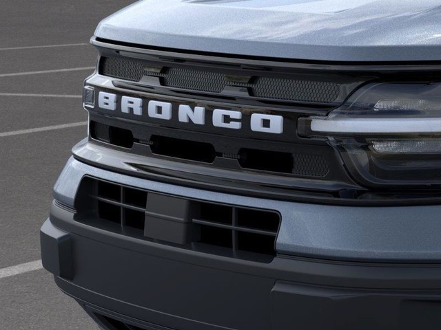 Ford Bronco Sport Vehicle Full-screen Gallery Image 17