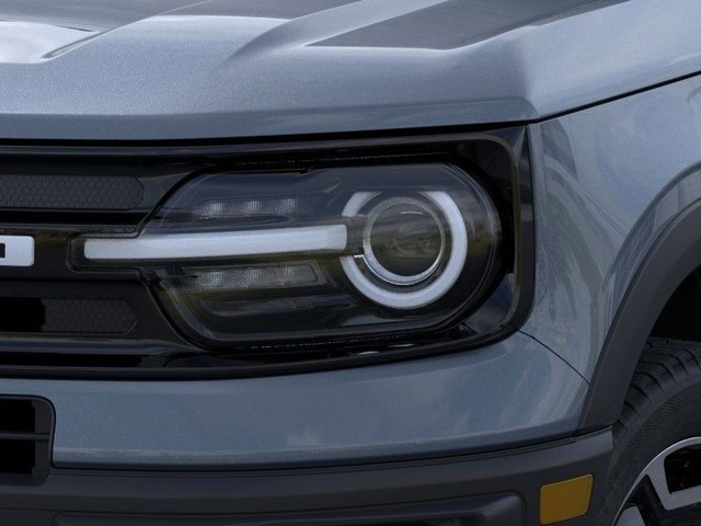 Ford Bronco Sport Vehicle Full-screen Gallery Image 18