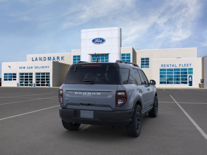 2024 Ford Bronco Sport Outer Banks 8