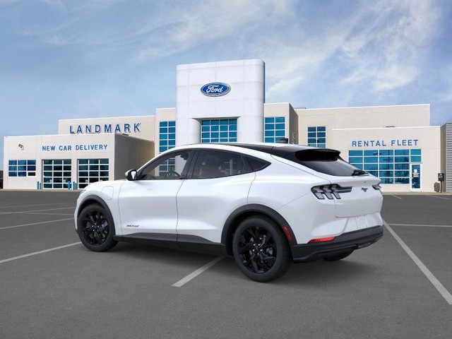 Ford Mustang Mach-E Vehicle Full-screen Gallery Image 4