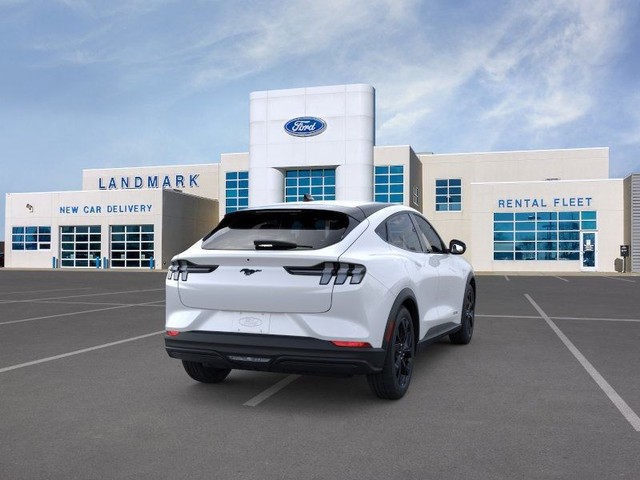 Ford Mustang Mach-E Vehicle Full-screen Gallery Image 8