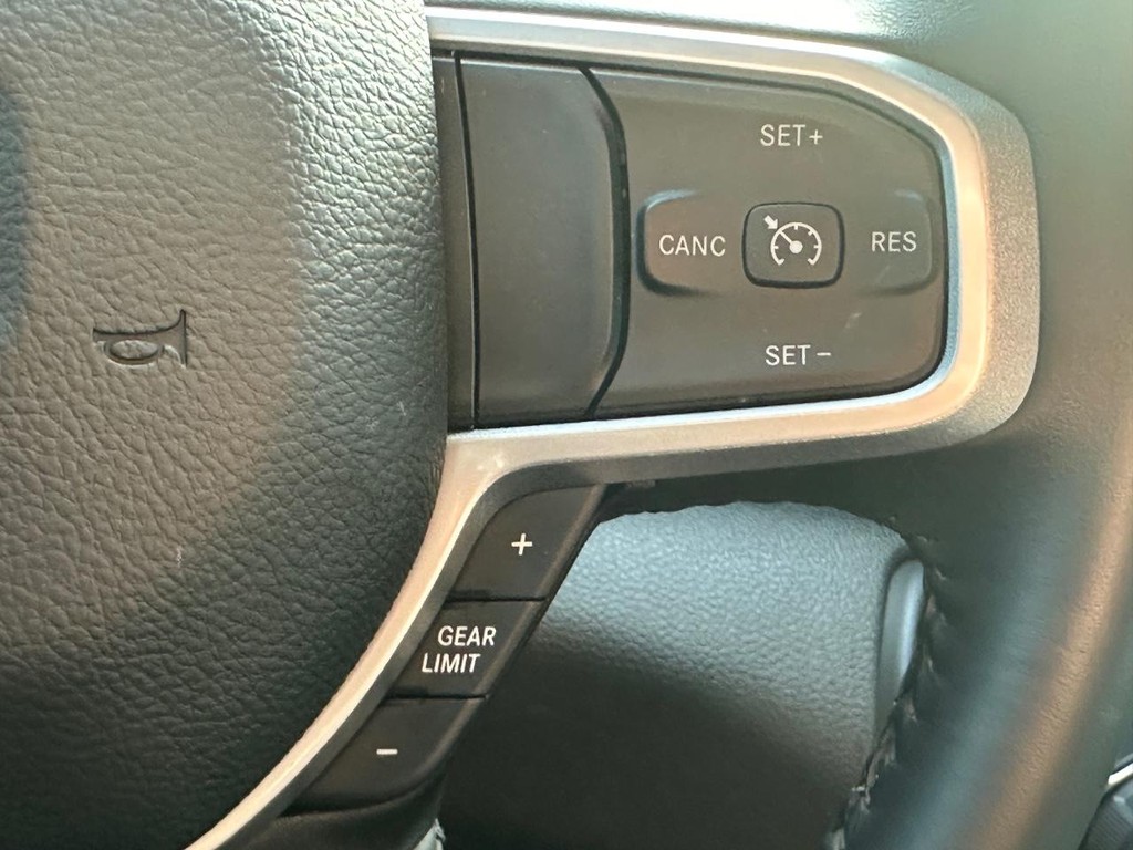 Ram 1500 Vehicle Full-screen Gallery Image 15