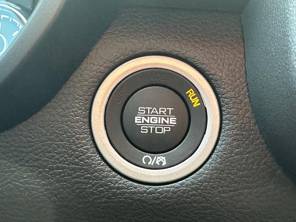 Ram 1500 Vehicle Full-screen Gallery Image 16