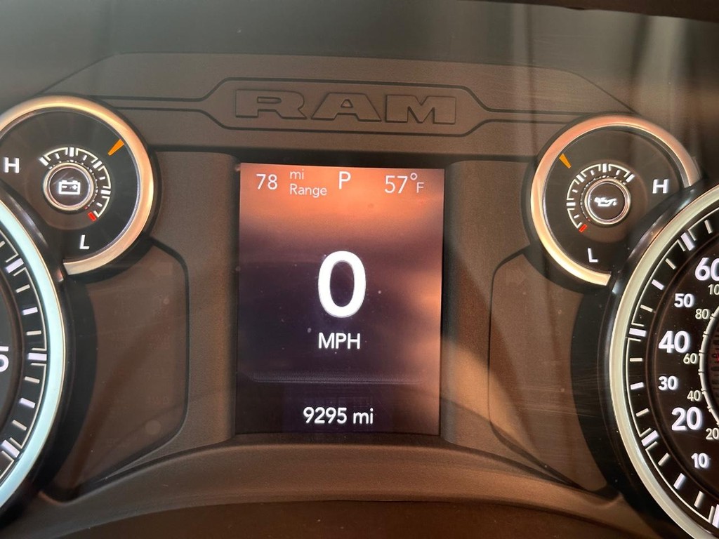 Ram 1500 Vehicle Full-screen Gallery Image 22