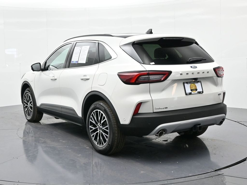 Ford Escape Vehicle Full-screen Gallery Image 08