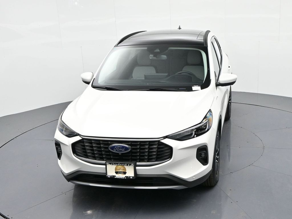 Ford Escape Vehicle Full-screen Gallery Image 16