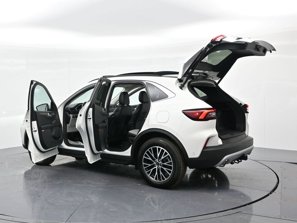 Ford Escape Vehicle Full-screen Gallery Image 24