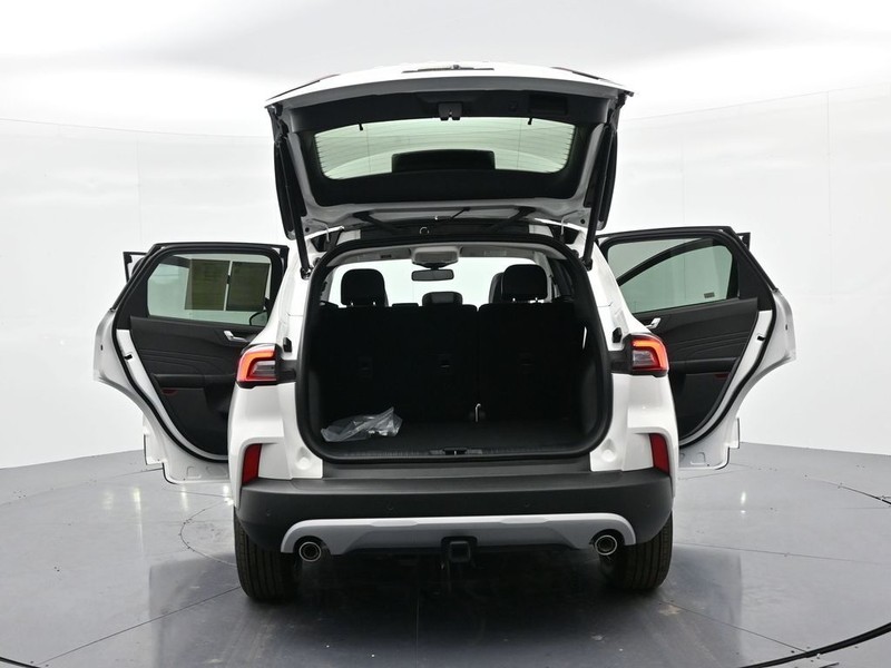 Ford Escape Vehicle Full-screen Gallery Image 26