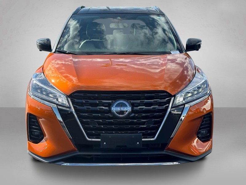 2023 Nissan Kicks SR 9