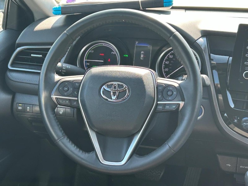 2023 Toyota Camry Hybrid LE 17