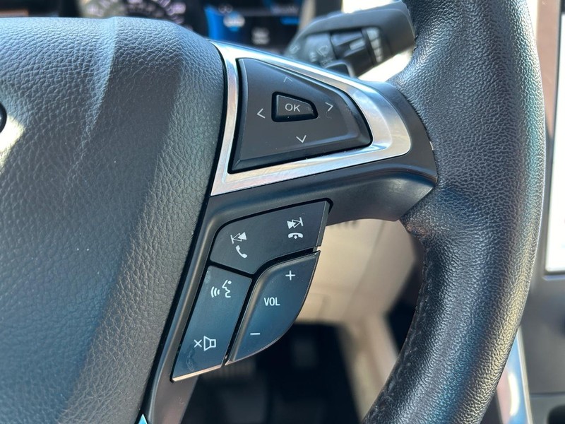 2021 Ford Edge Titanium AWD 11
