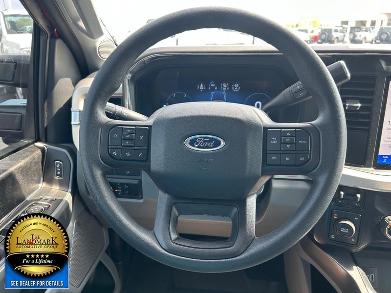 2023 Ford Super Duty F-250 SRW 4WD XLT Crew Cab 18