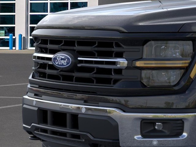 Ford F-150 Vehicle Full-screen Gallery Image 17