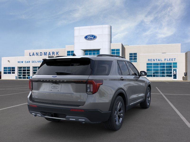 2025 Ford Explorer Active 8