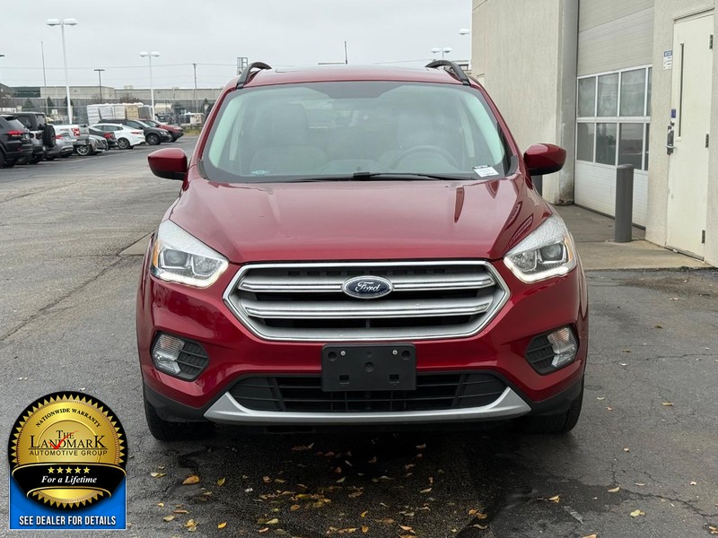 Ford Escape Vehicle Full-screen Gallery Image 4