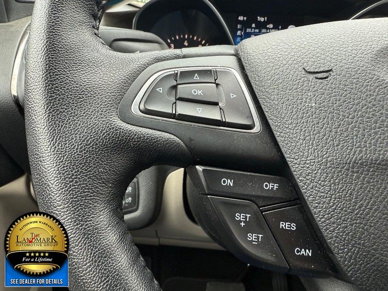 Ford Escape Vehicle Full-screen Gallery Image 10