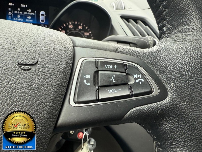 Ford Escape Vehicle Full-screen Gallery Image 11