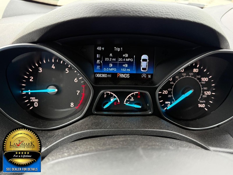 Ford Escape Vehicle Full-screen Gallery Image 12