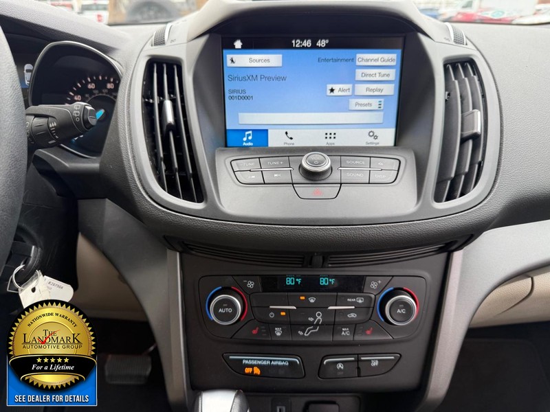 Ford Escape Vehicle Full-screen Gallery Image 18
