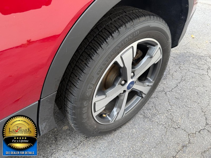 Ford Escape Vehicle Full-screen Gallery Image 20