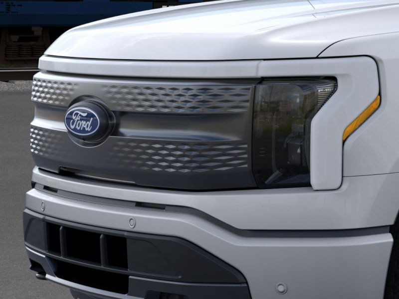 2024 Ford F-150 Lightning Flash 17