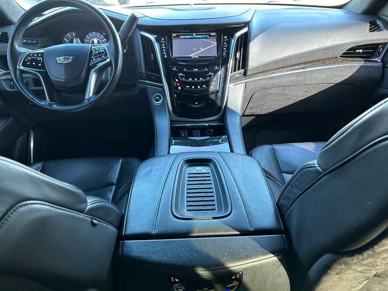 2018 Cadillac Escalade Platinum 21