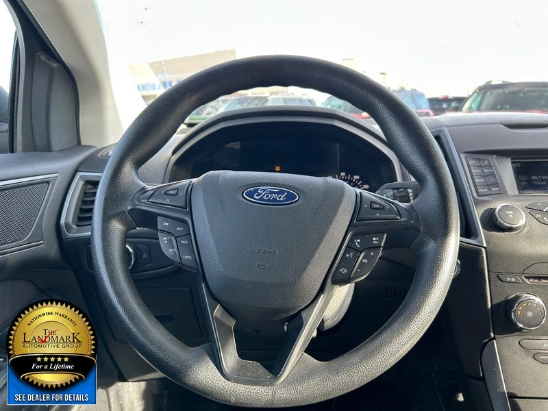 2016 Ford Edge SE 16