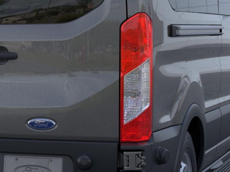 2024 Ford Transit Passenger Wagon  21