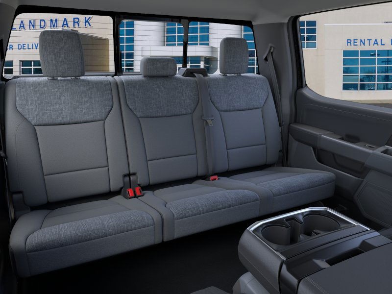 Ford F-150 Vehicle Full-screen Gallery Image 11