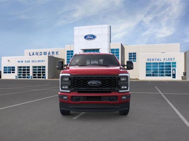 Ford F-250SD Vehicle Full-screen Gallery Image 6