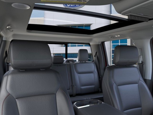 Ford F-250SD Vehicle Full-screen Gallery Image 22