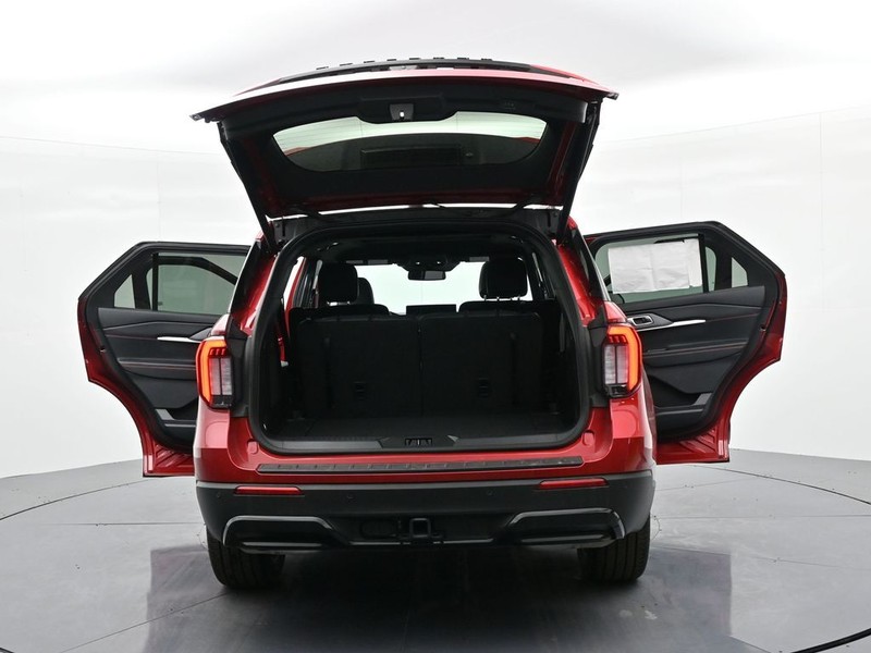 Ford Explorer Vehicle Full-screen Gallery Image 27