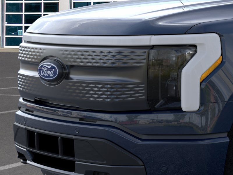 Ford F-150 Lightning Vehicle Full-screen Gallery Image 17