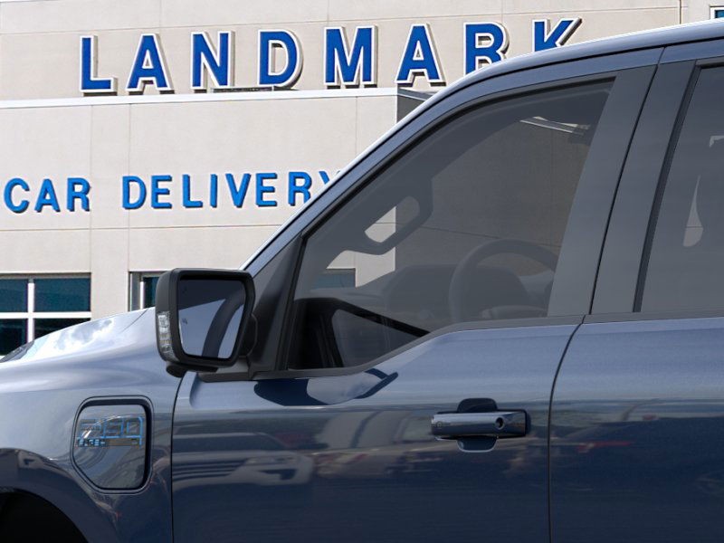 Ford F-150 Lightning Vehicle Full-screen Gallery Image 20