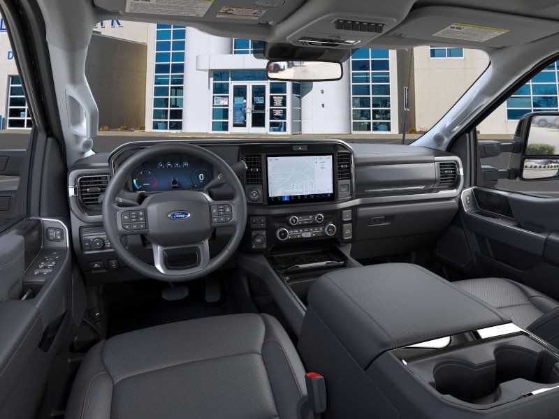 Ford Super Duty F-350 SRW Vehicle Full-screen Gallery Image 9