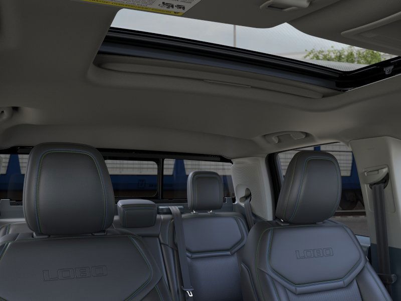 Ford Maverick Vehicle Full-screen Gallery Image 12