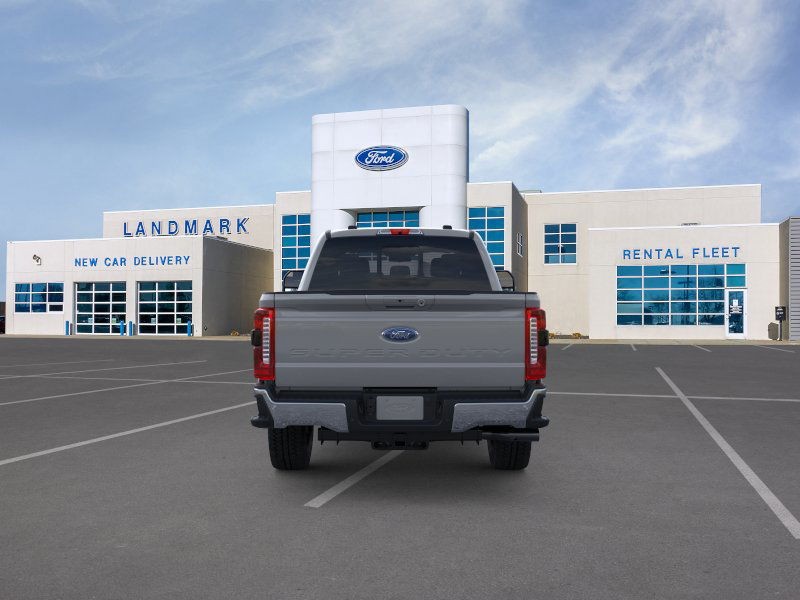 Ford Super Duty F-350 SRW Vehicle Full-screen Gallery Image 5