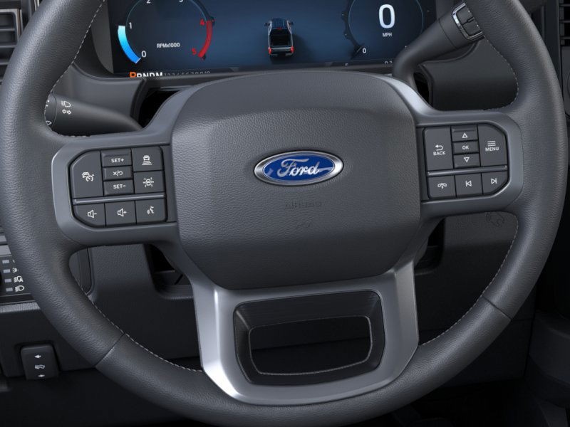 Ford Super Duty F-350 SRW Vehicle Full-screen Gallery Image 12