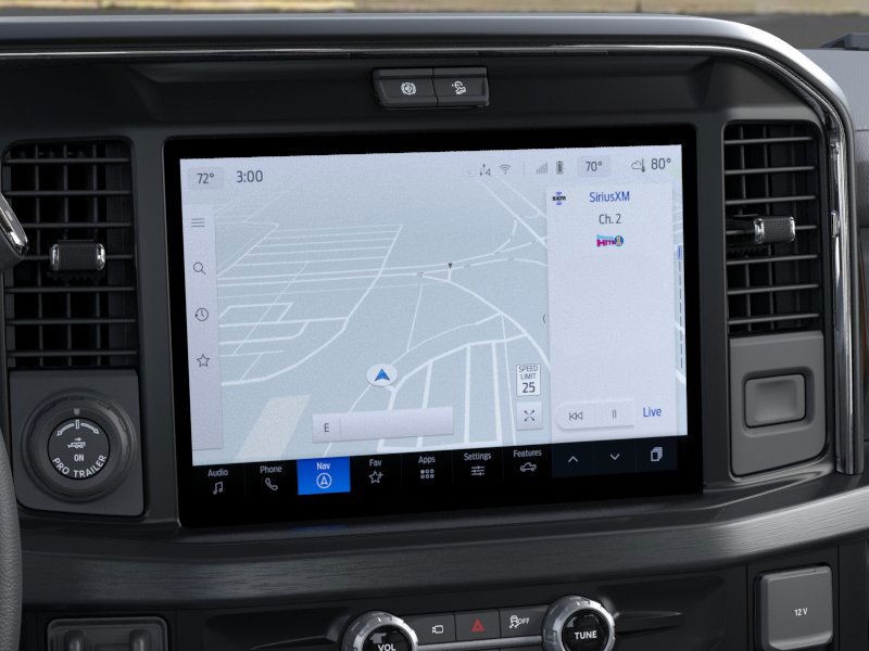 Ford Super Duty F-350 SRW Vehicle Full-screen Gallery Image 14